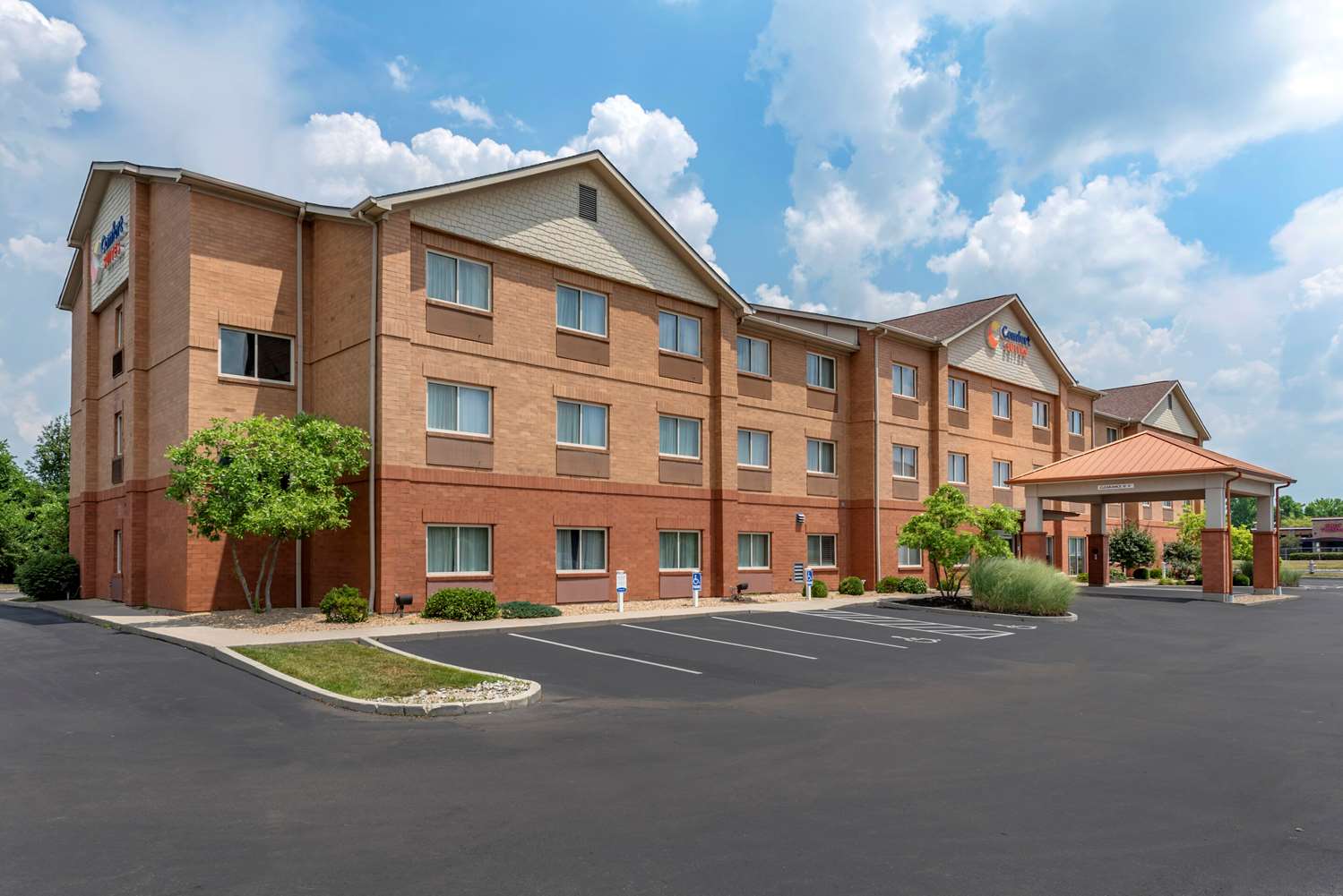 Comfort Suites Mason Near Kings Island 17/19