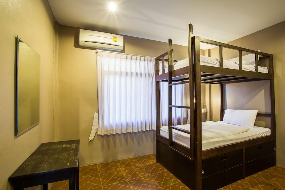 Pak-Up Hostel 40/56