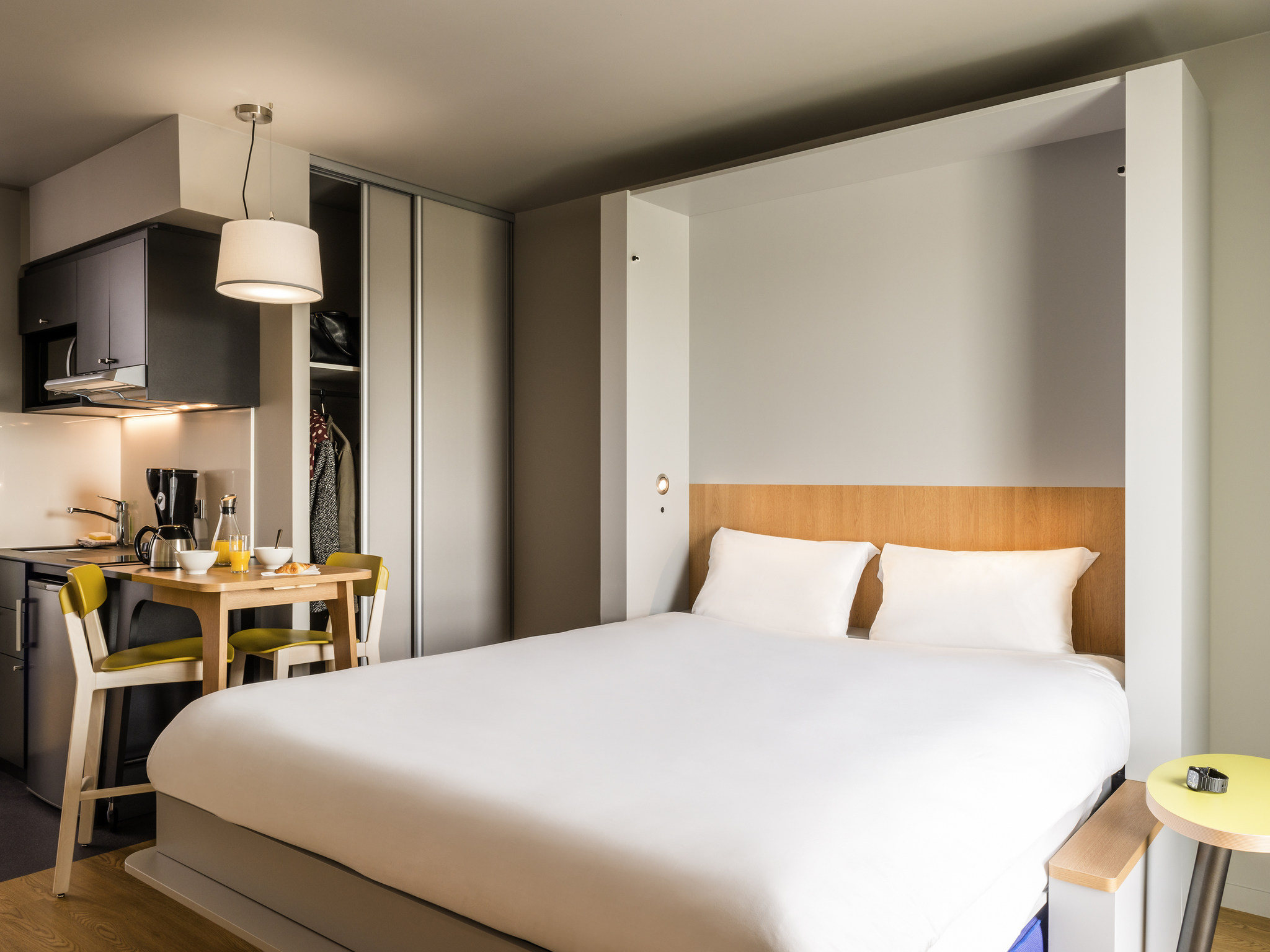 STUDIO, DOUBLE BED