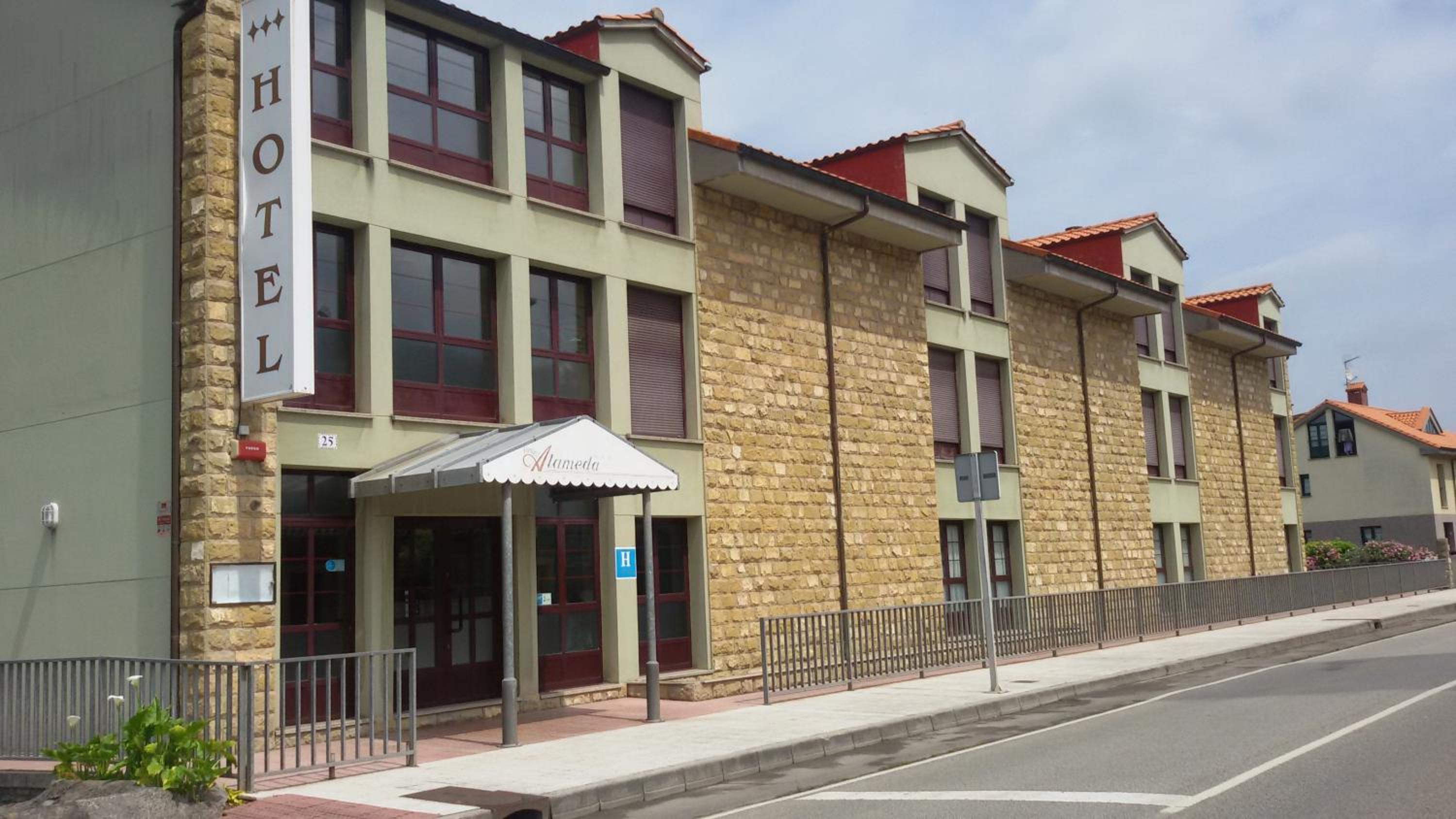 Alameda Hotel 5/50