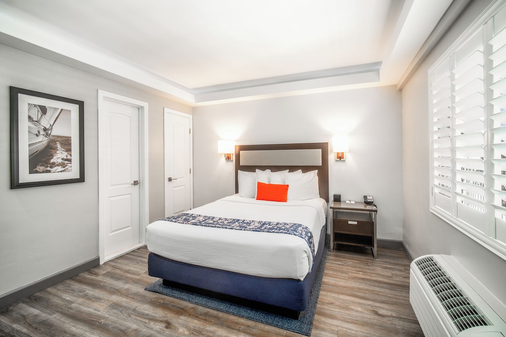 2 BEDROOMS, DOUBLE BED