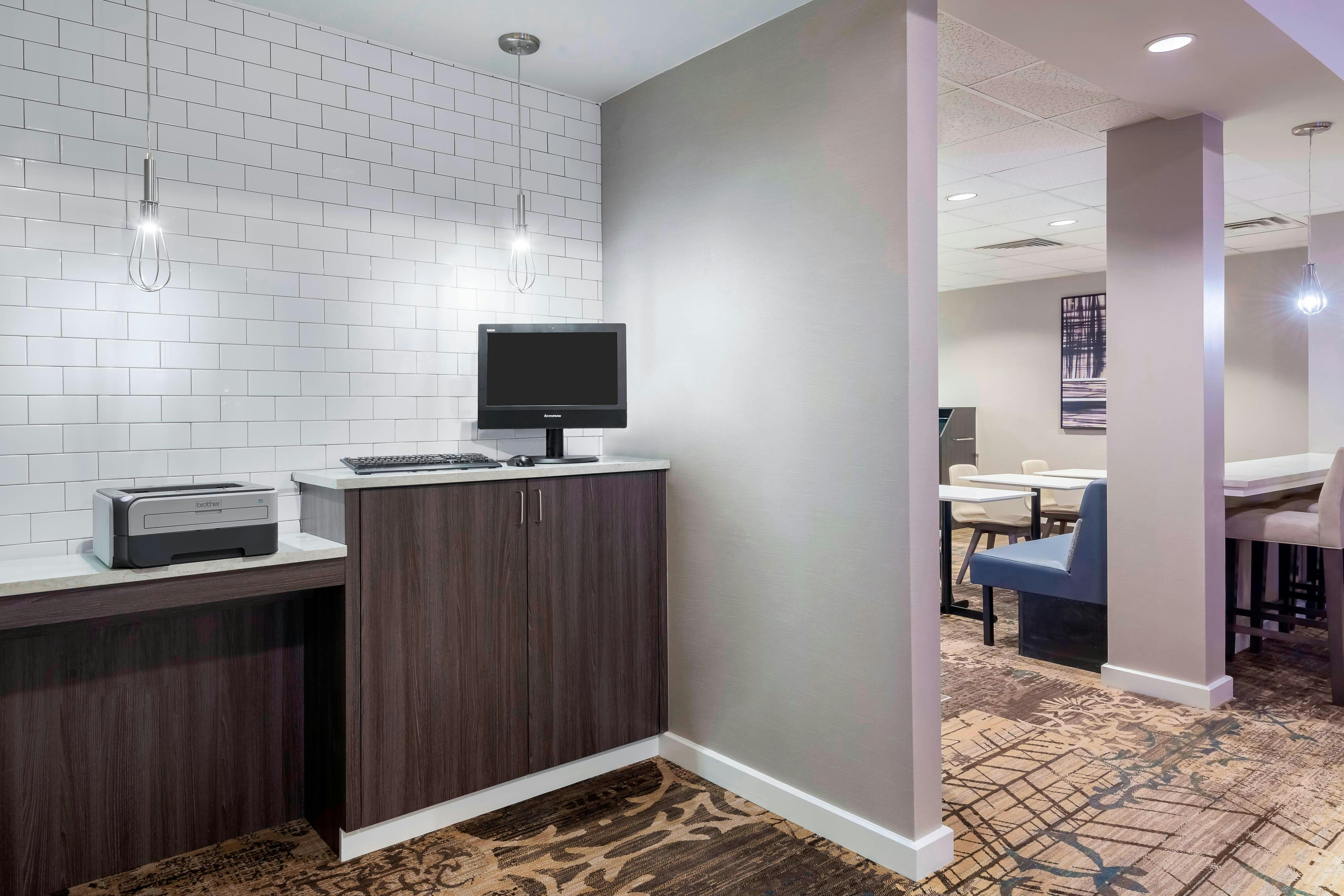 Residence Inn by Marriott Tampa Sabal Park/Brandon 32/36