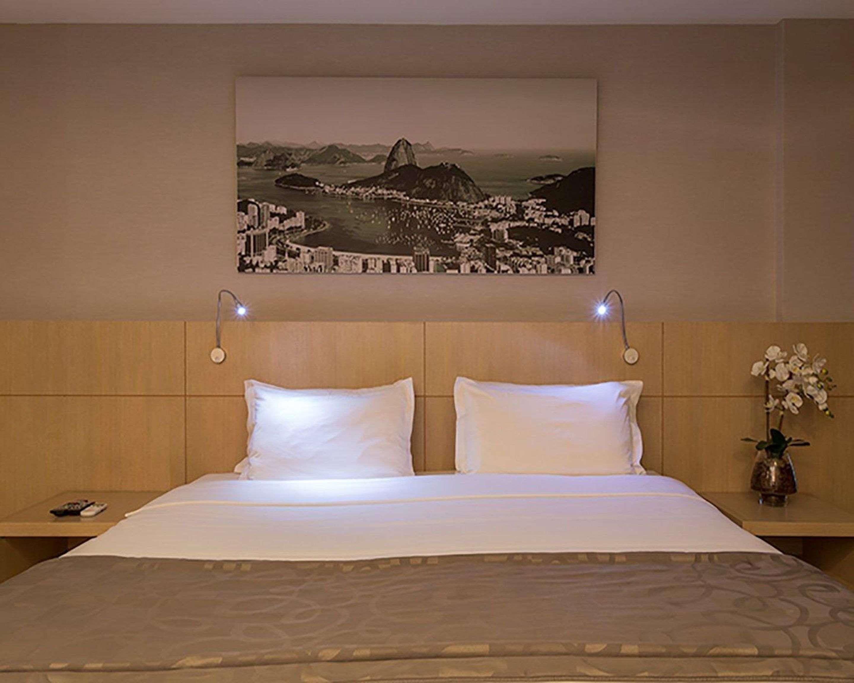 SUITE, QUEEN BED