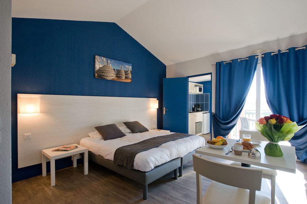 ADONIS ARLES BY OLYDEA 24/80