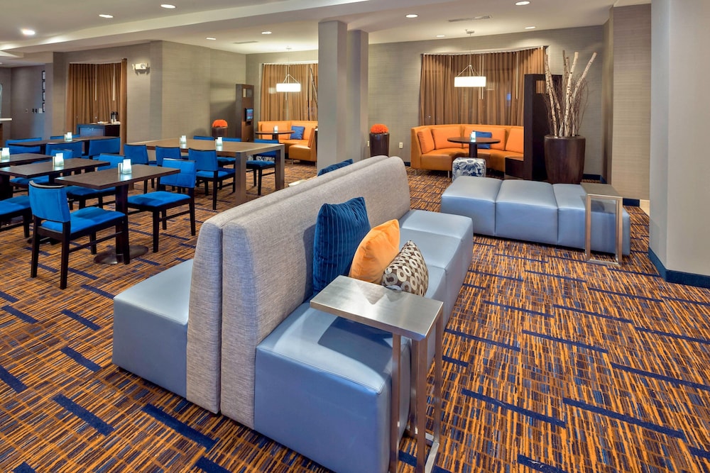 Courtyard By Marriott Winston-Salem Hanes Mall 39/66