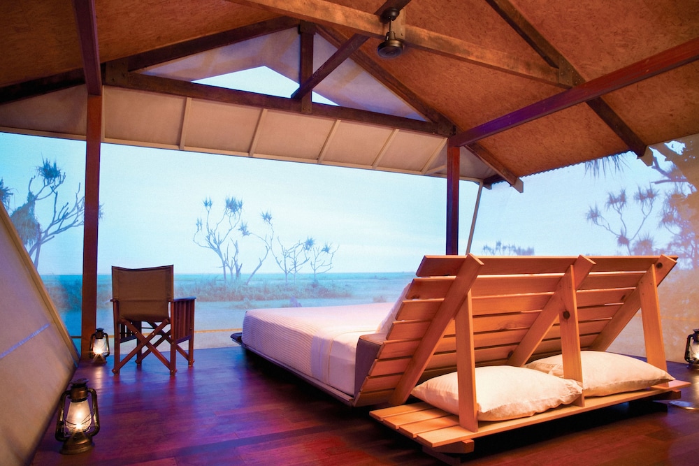 Retreat, King Bed