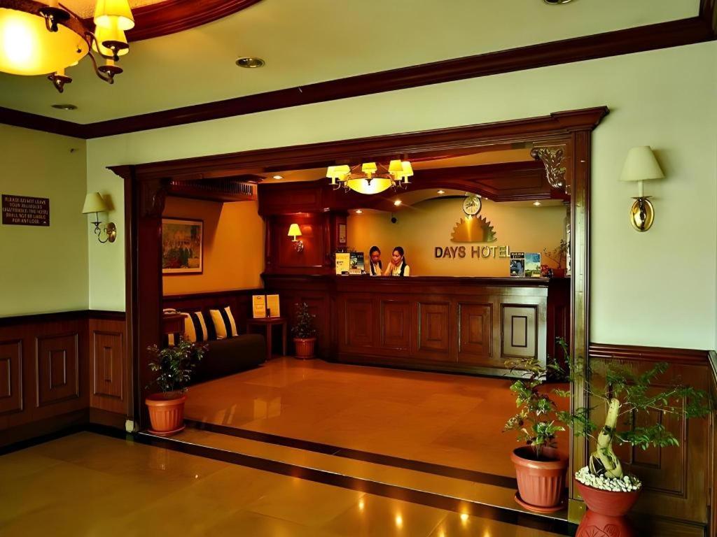 Days Hotel Batangas 6/36