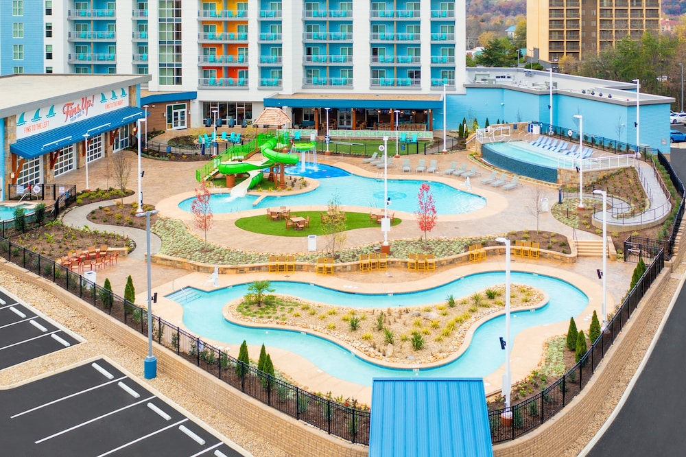 Compass by Margaritaville Hotel Pigeon Forge 31/36