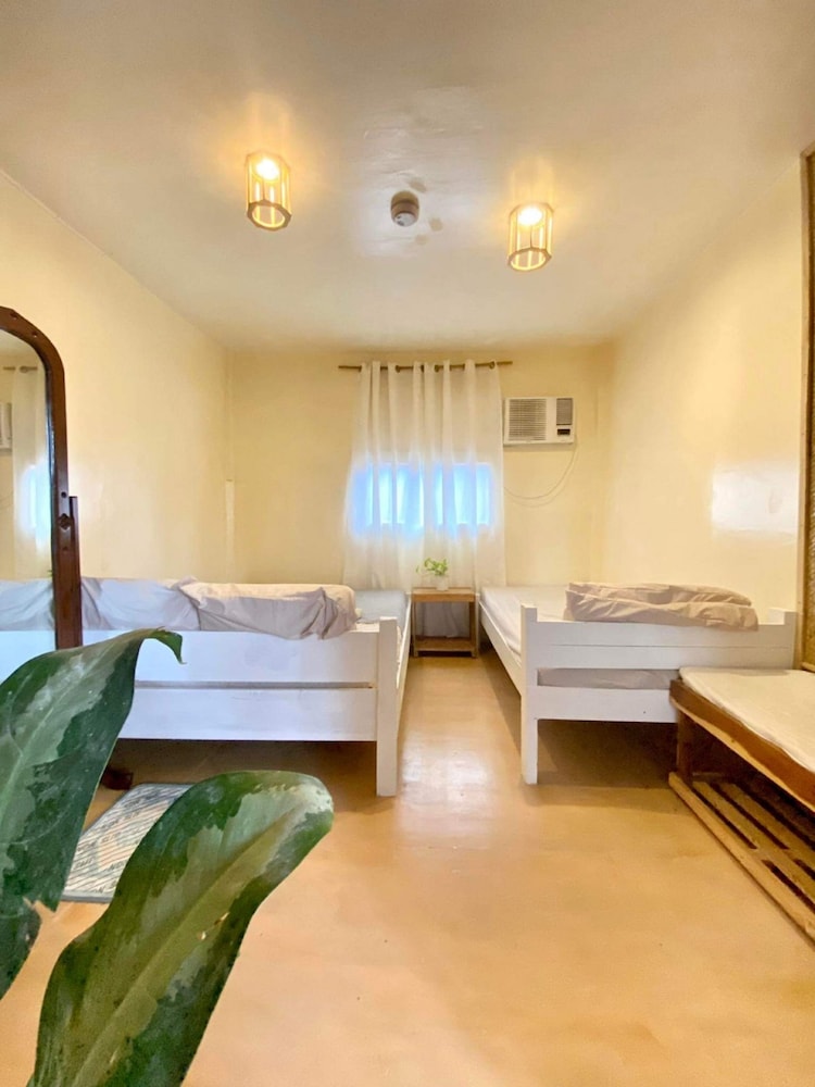 Malayah Hostel 16/30