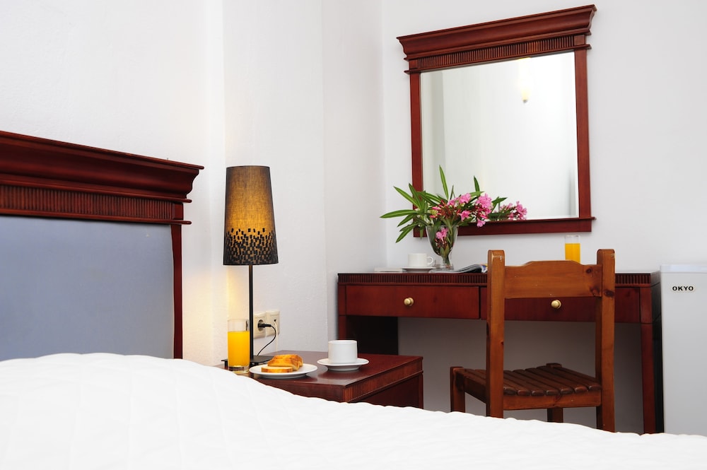 The Noverian Bios Santorini Boutique Hotel 13/78