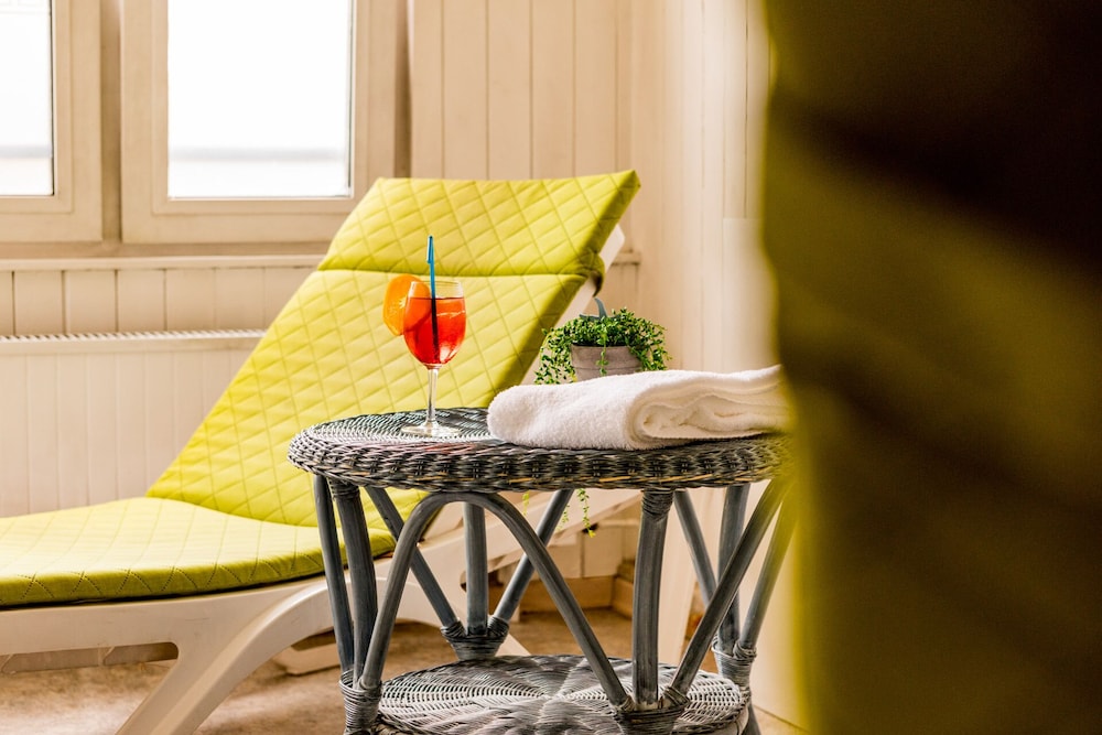 Buschhausen Hotel 16/33