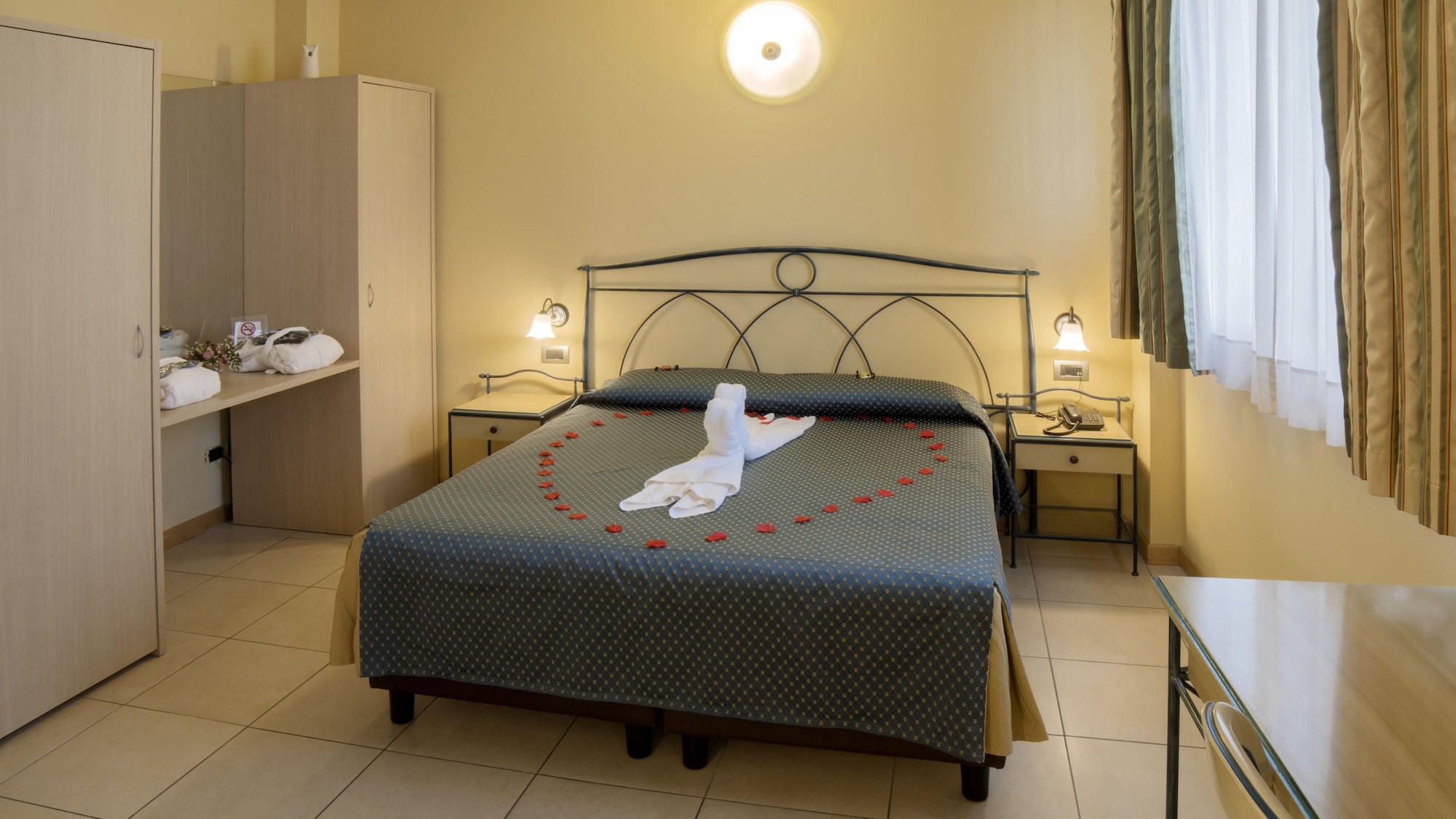 Standard, Double or Twin Bed, Hotel Lovere Resort And Spa 8/10