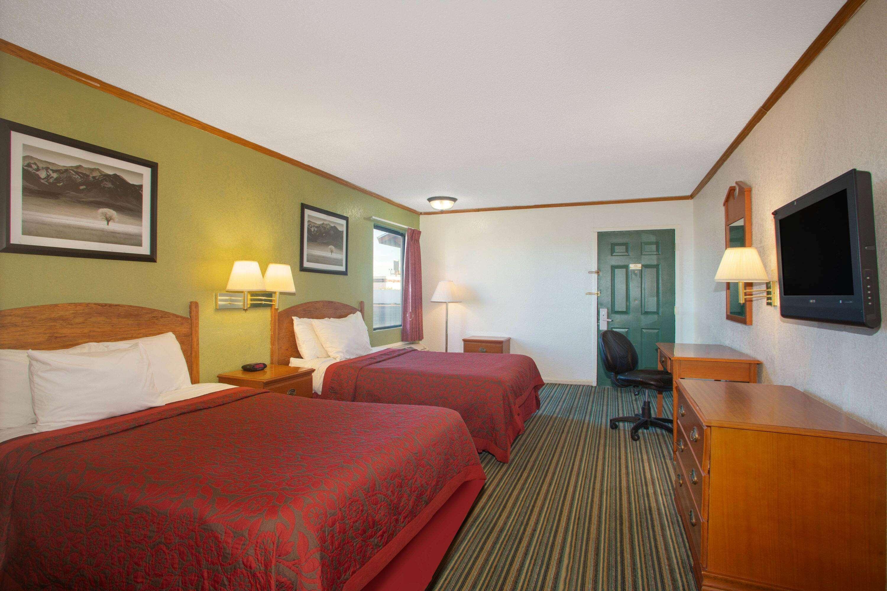 Economy Hotel Wichita- Florence St 12/48