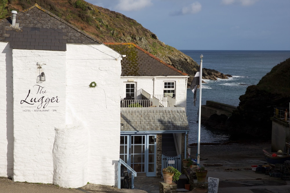 The Lugger Hotel 6/70