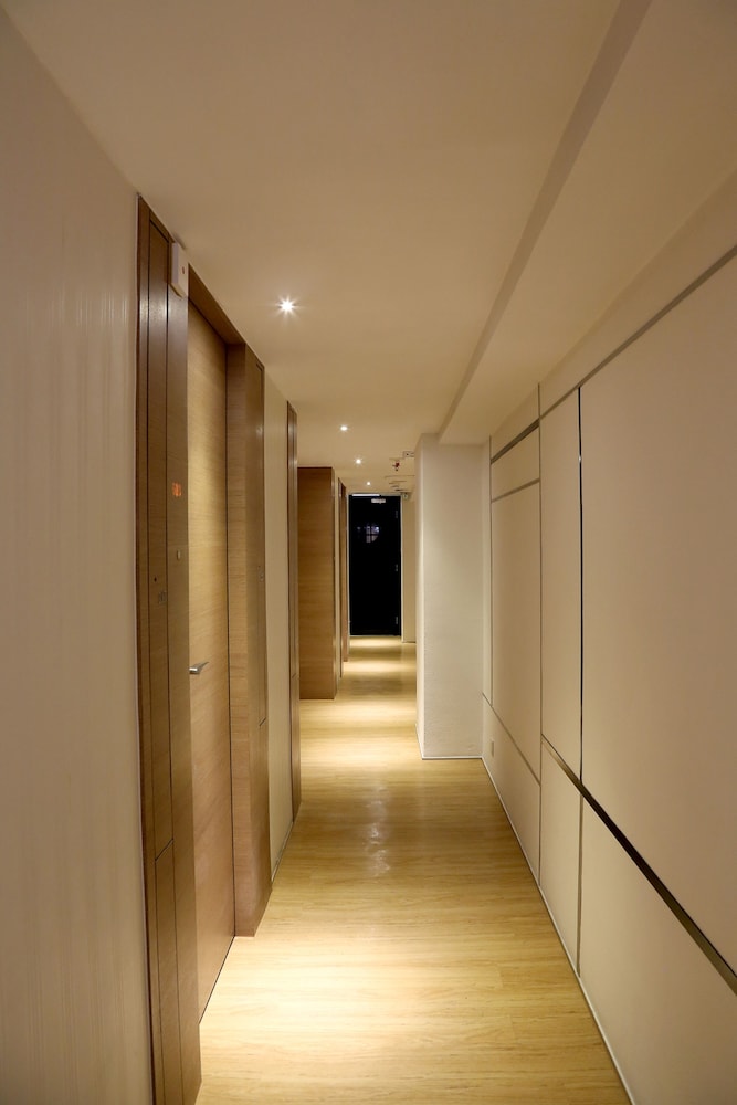 Bluejay Residences 32/40