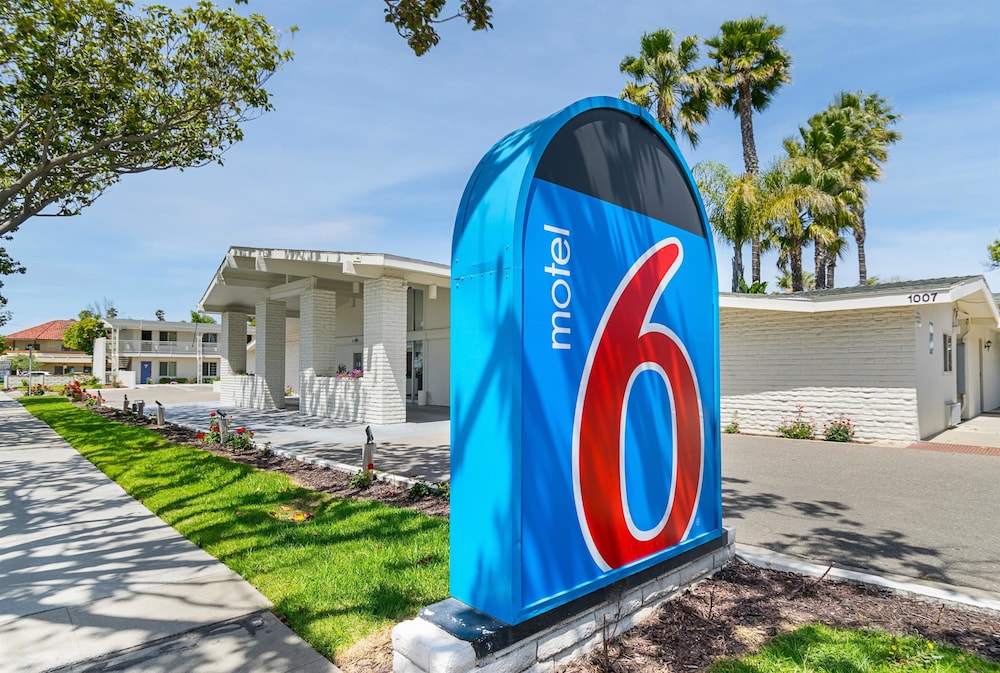 Motel6 Santa Maria, CA - South 48/56