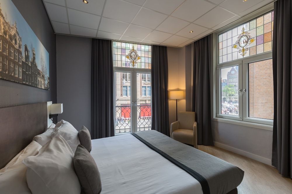 Hotel Amsterdam - De Roode Leeuw 39/59