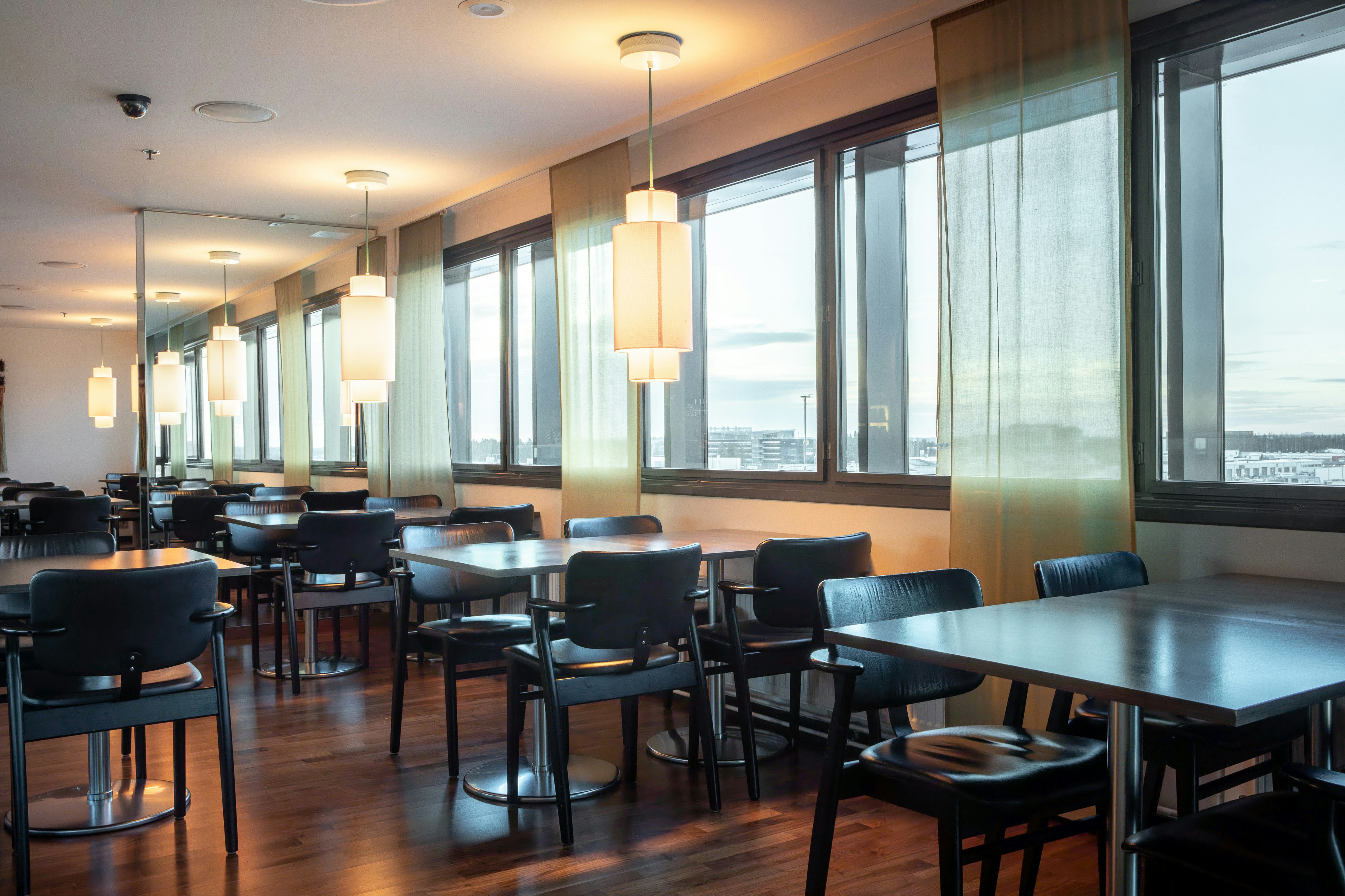Hilton Helsinki Airport 24/48