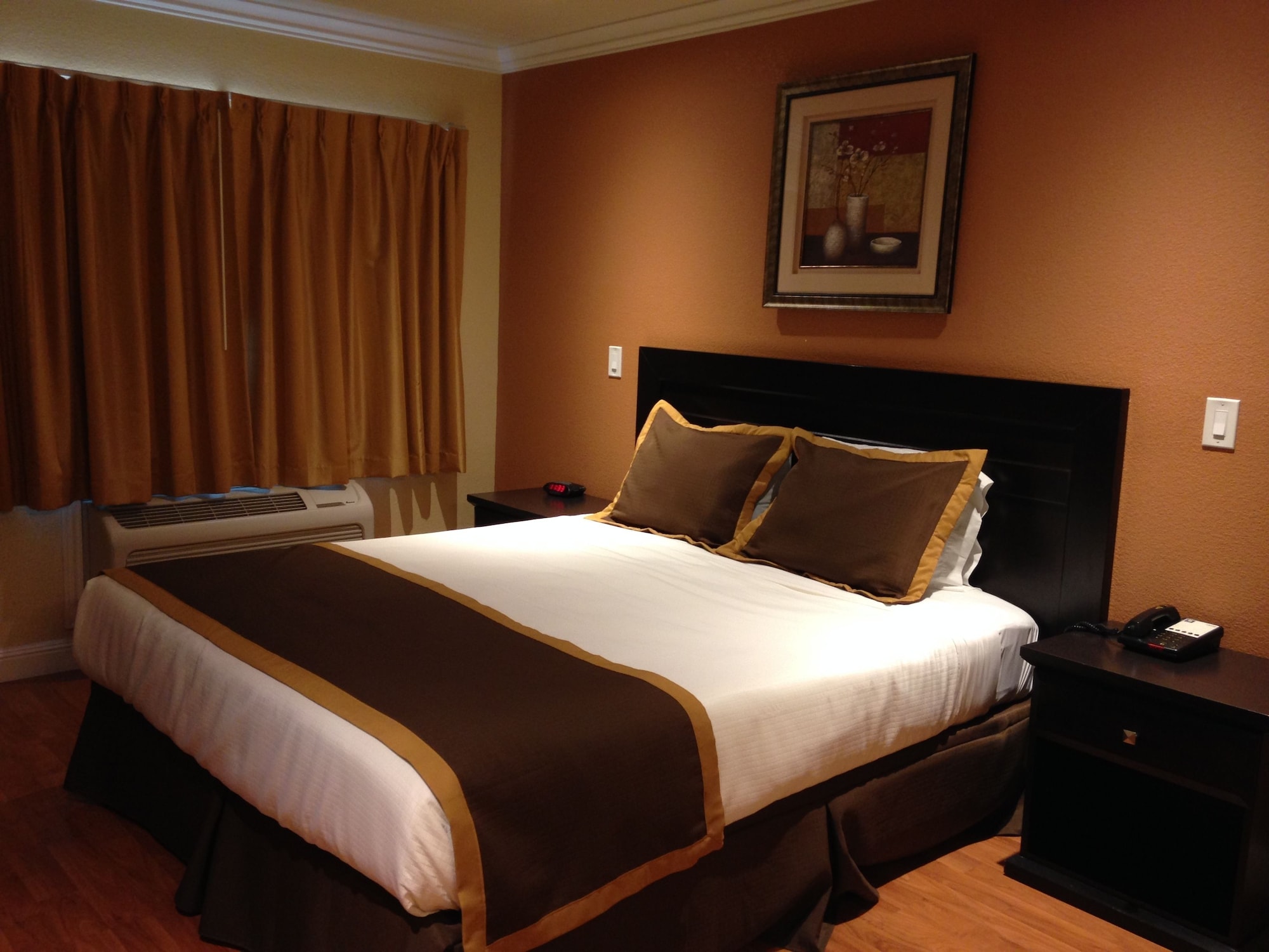 STANDARD, KING BED