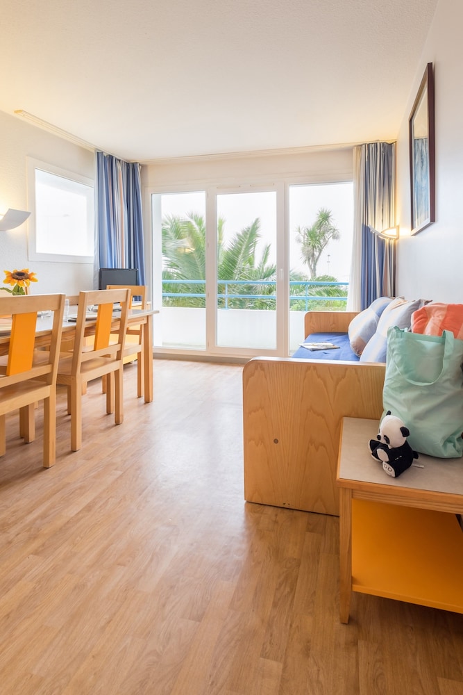 PIERRE AND VACANCES RESIDENCE LA CORNICHE DE LA PLAGE 31/49