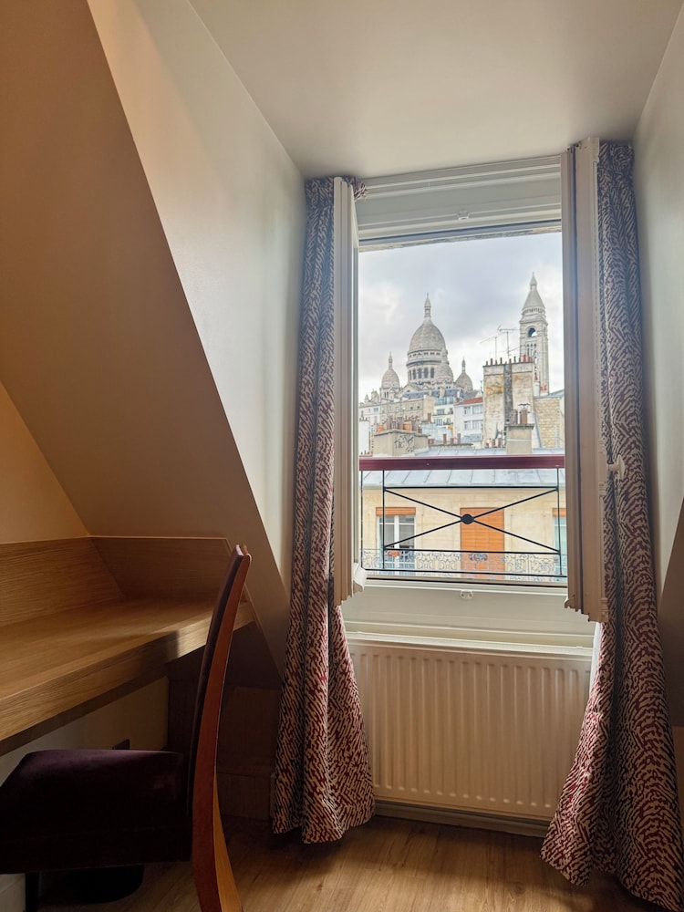 HOTEL MONTMARTRE 31/48
