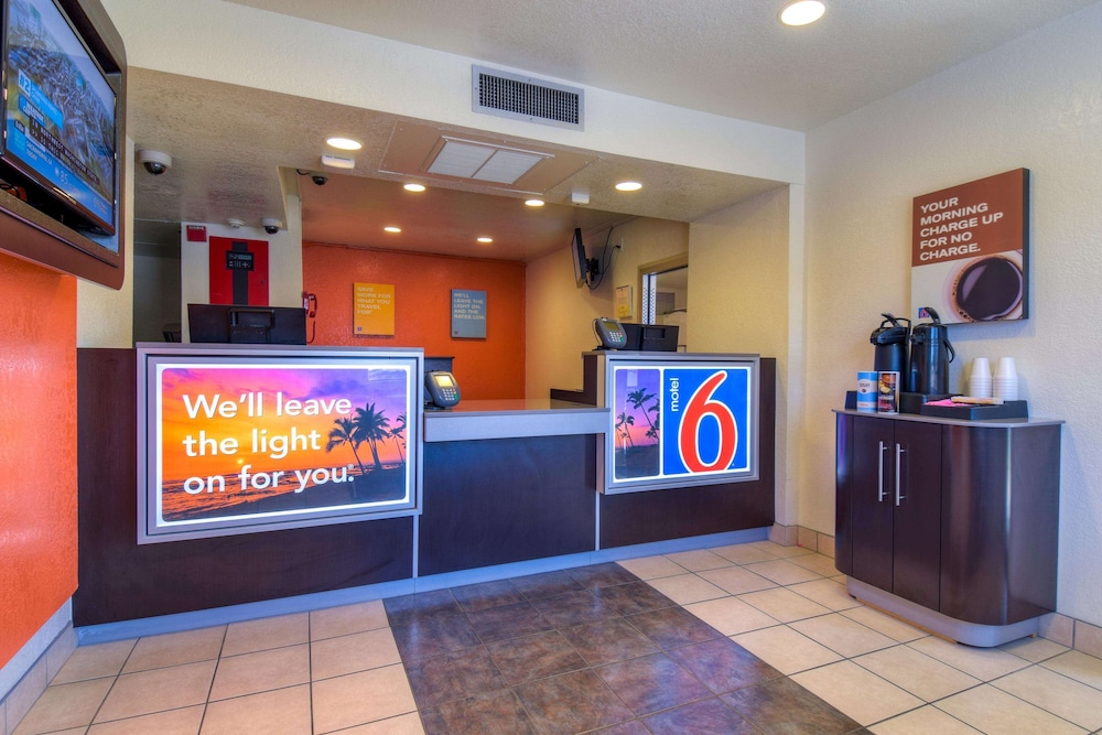 Motel6 Jurupa Valley, CA - Riverside West 14/44