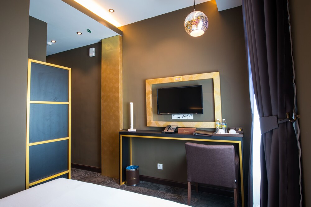 Asiatic Hotel 38/50