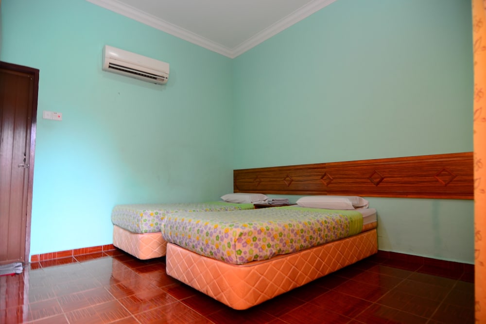 Purnama Beach Resort 46/67