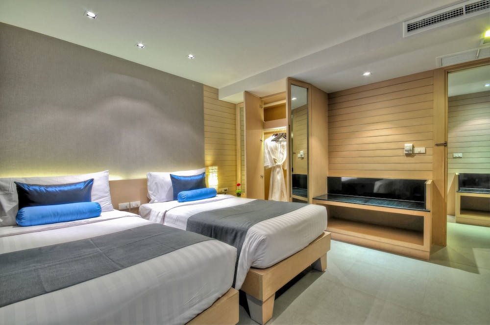 The Ashlee Heights Patong Hotel and Suites 24/62