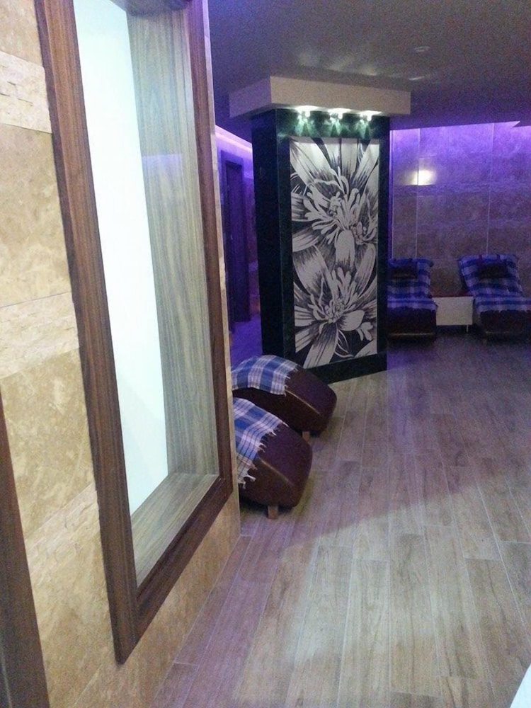 Lavinia Apart Hotel 35/66