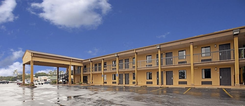 Americas Best Value Inn Montezuma 1/24