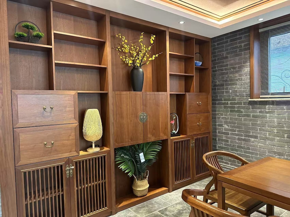 Nostalgia S Hotel (Kunming North Huancheng Road Railway Station) 9/50