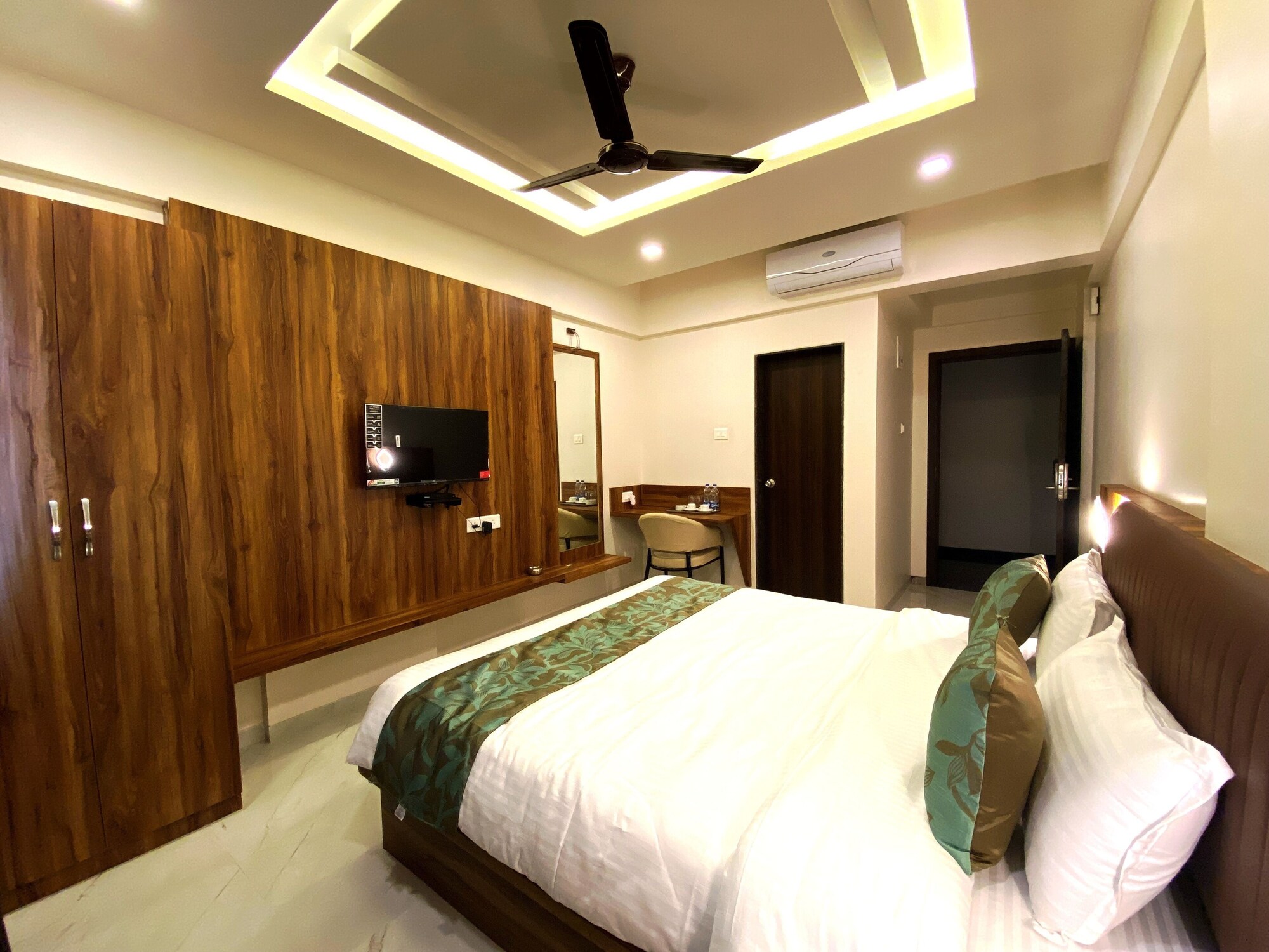 SUPERIOR, DOUBLE BED