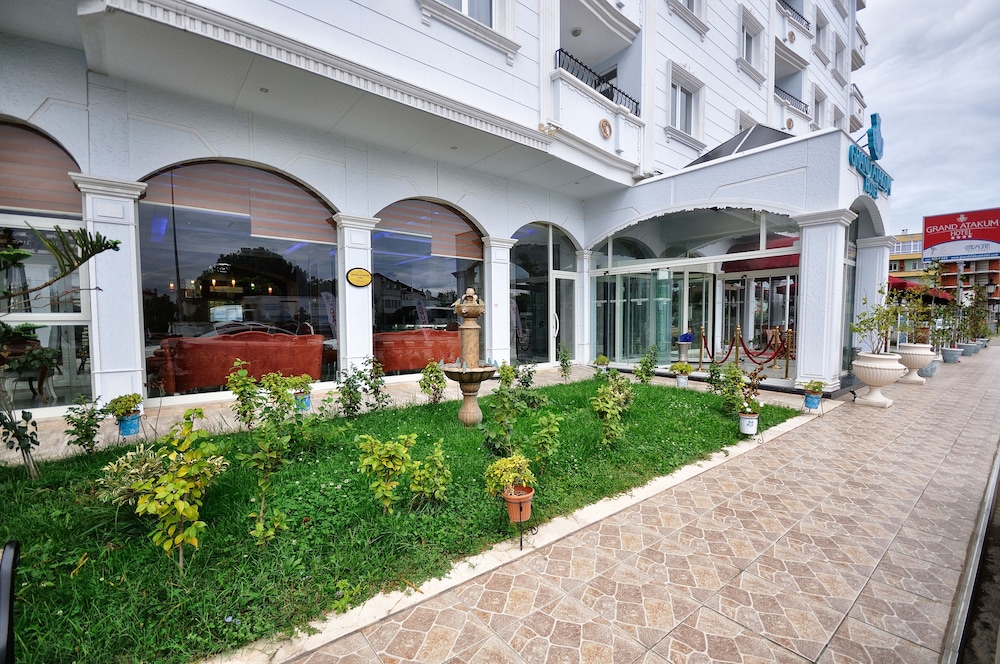 Grand Atakum Hotel 46/50