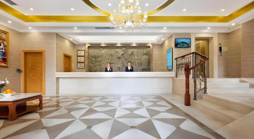 Vienna hotel (Huidong and run pedestrian street) 9/55