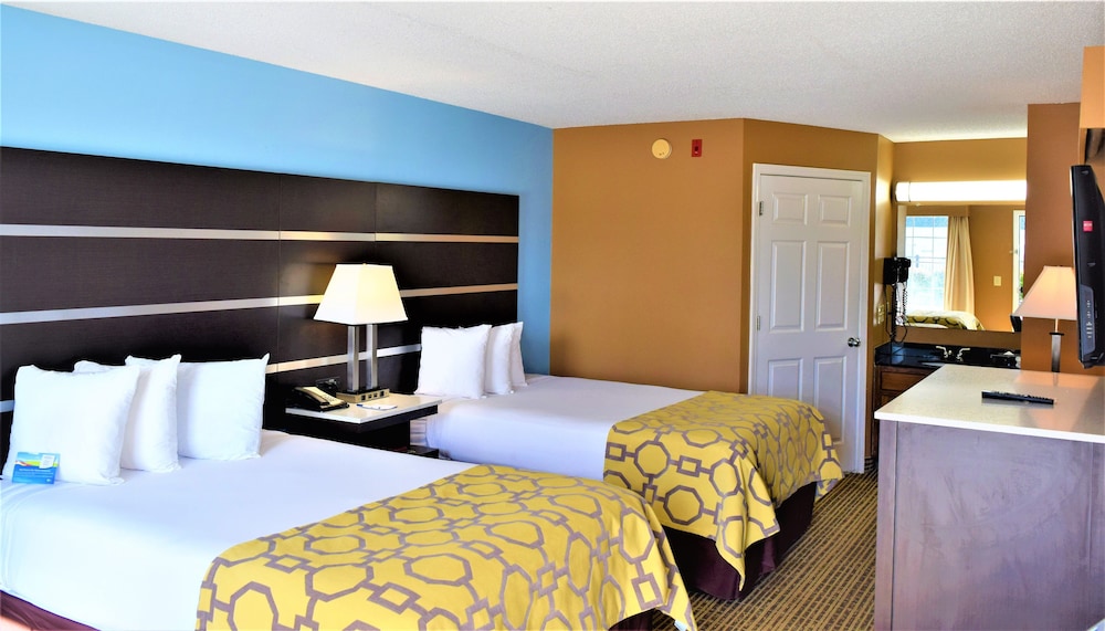 Baymont By Wyndham Forest City 15/36