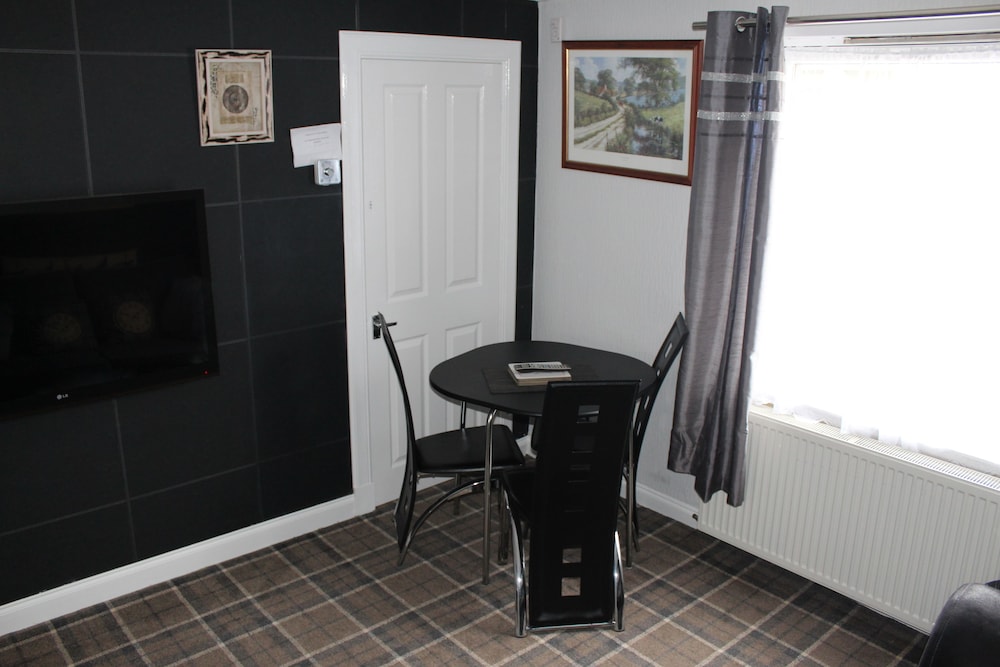 Pitfaranne Guest House 40/50