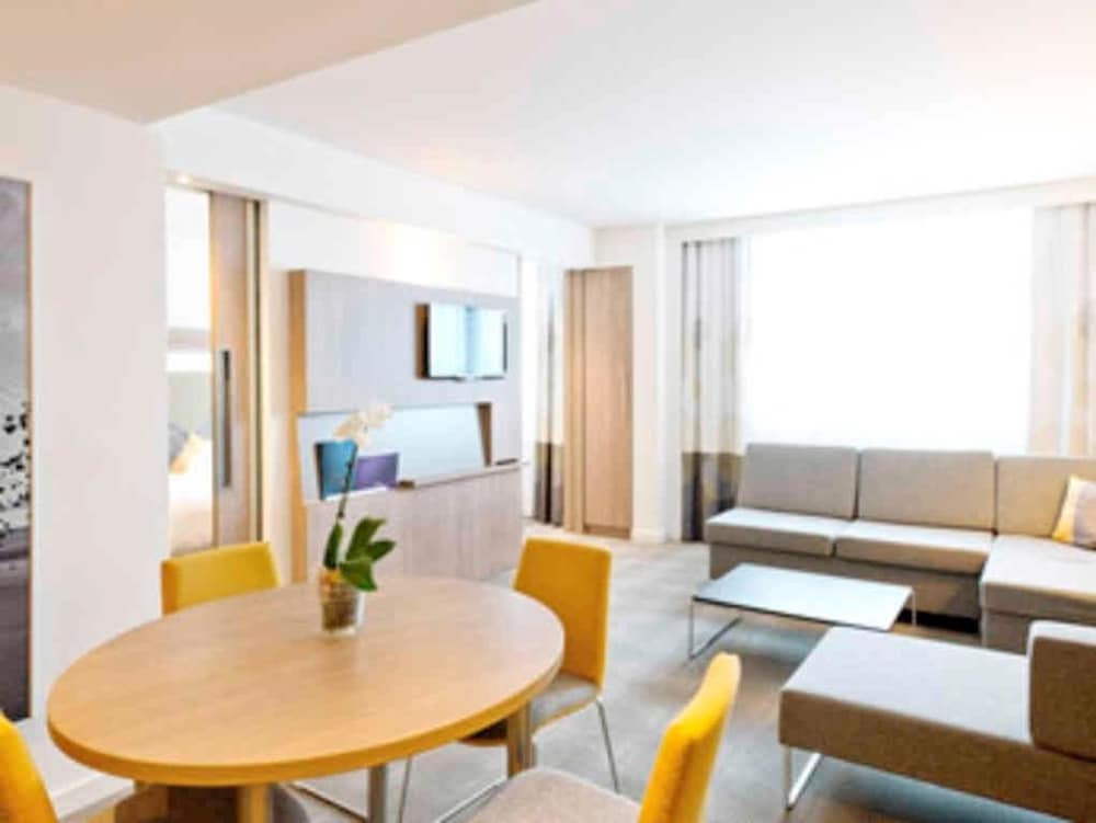 NOVOTEL LODZ CENTRUM 52/77