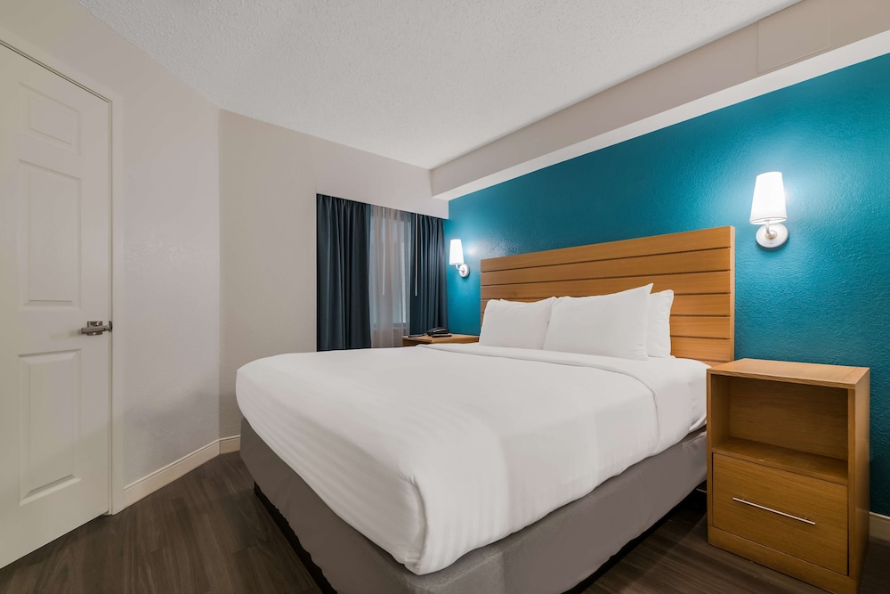 2 BEDROOMS, ICON, SUITE, KING AND QUEEN BED, PARK VIEW