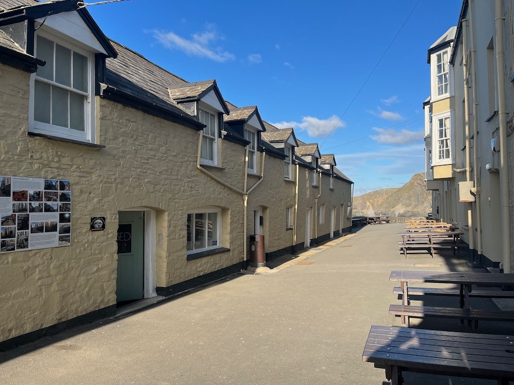 Hartland Quay Hotel 31/39