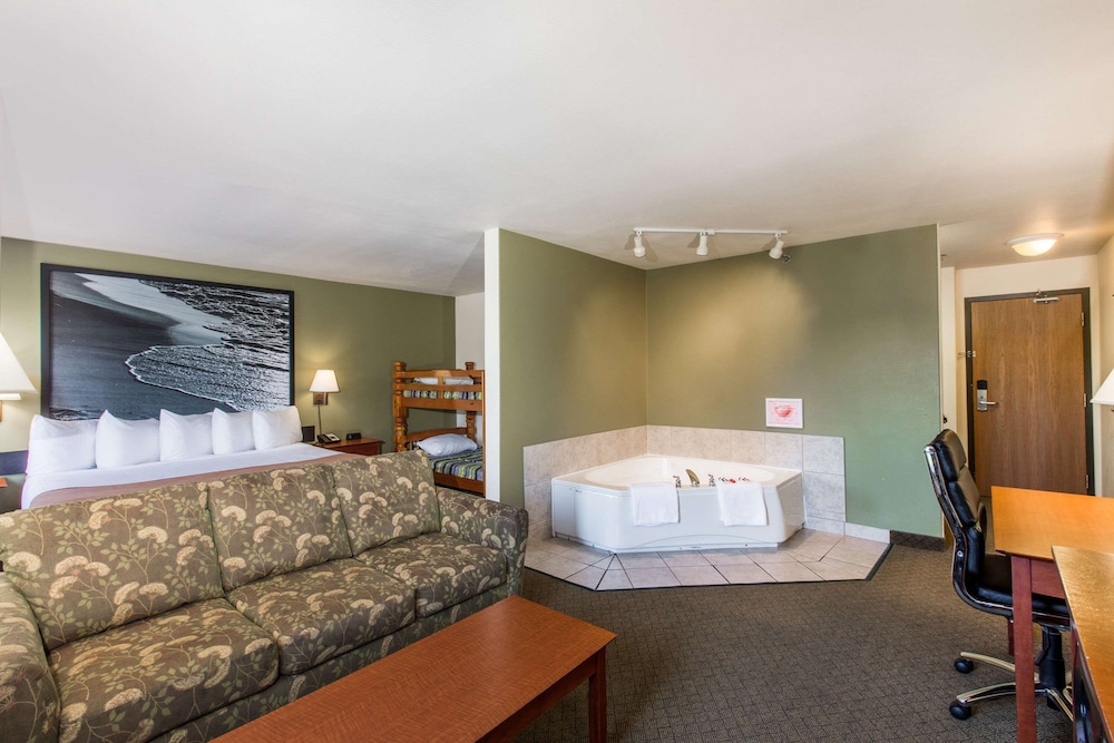 Super 8 By Wyndham Amherst NS 20/49