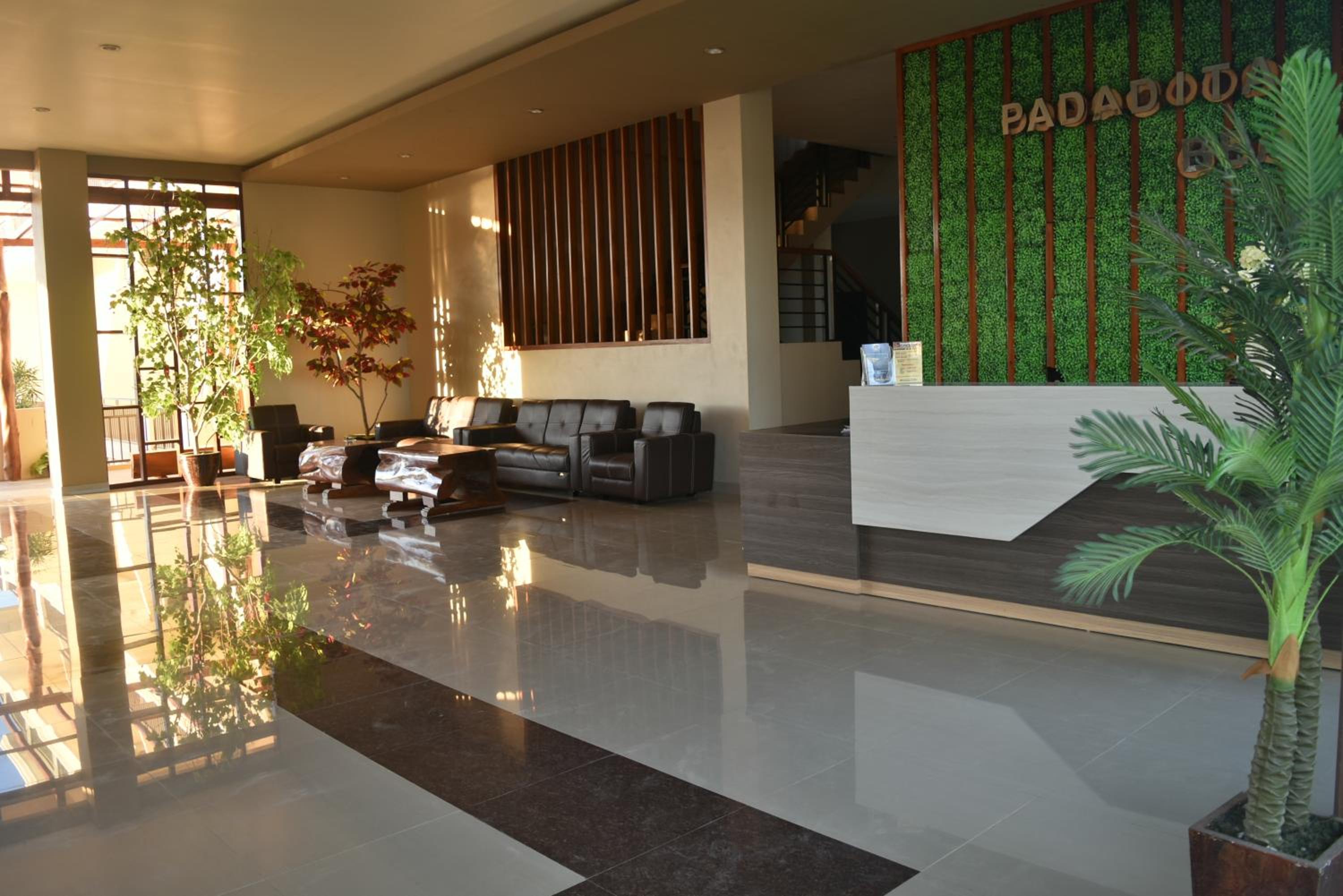 Padadita Beach Hotel 25/50