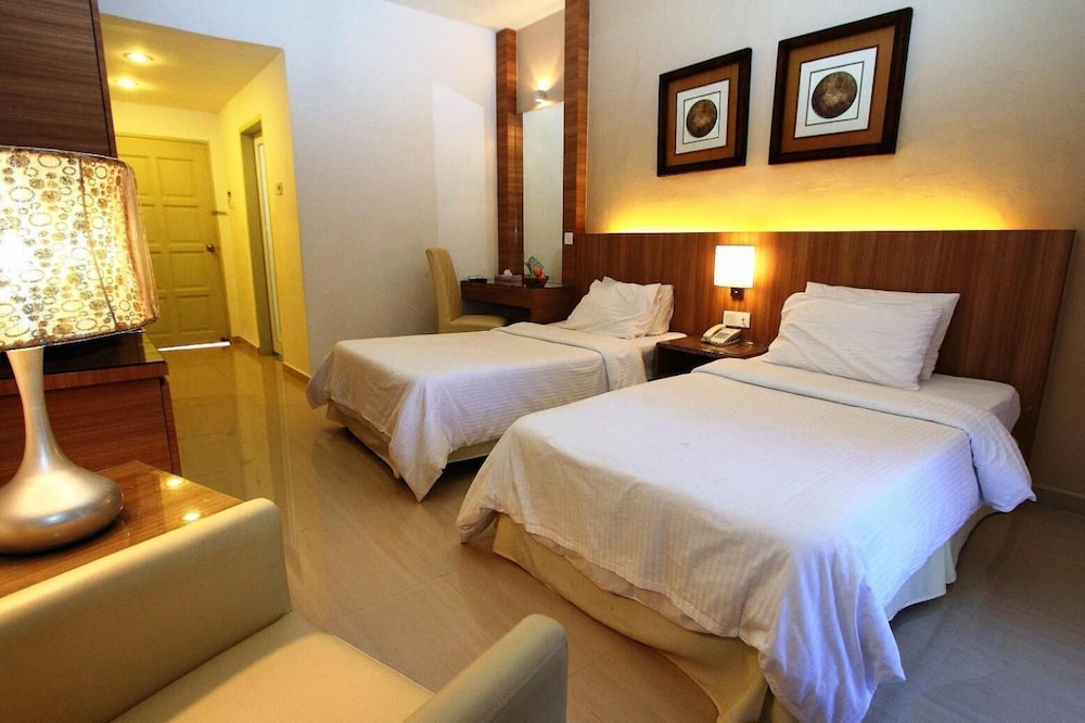 Rompin Beach Resorts 14/39
