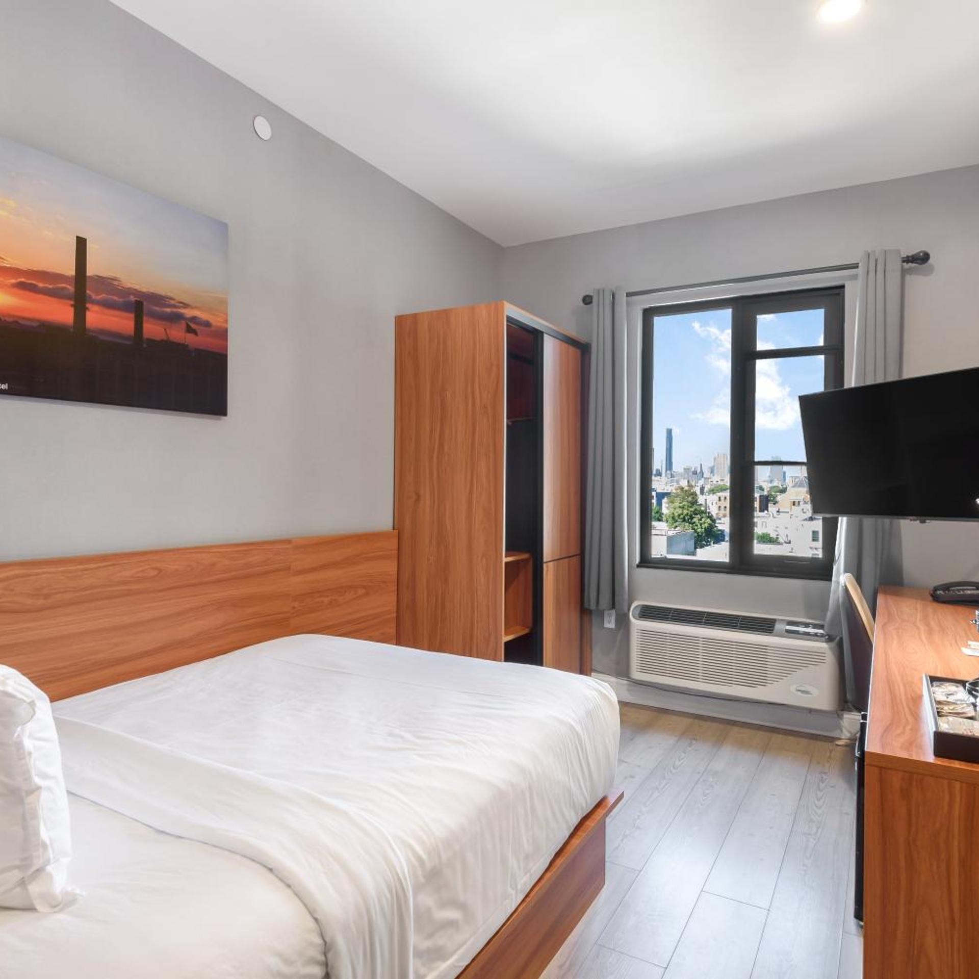 Standard, Double Bed, Manhattan View