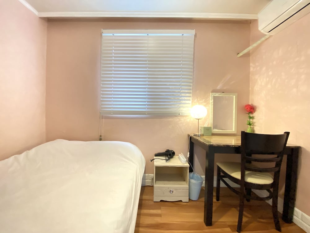Aroha Guest House 33/67