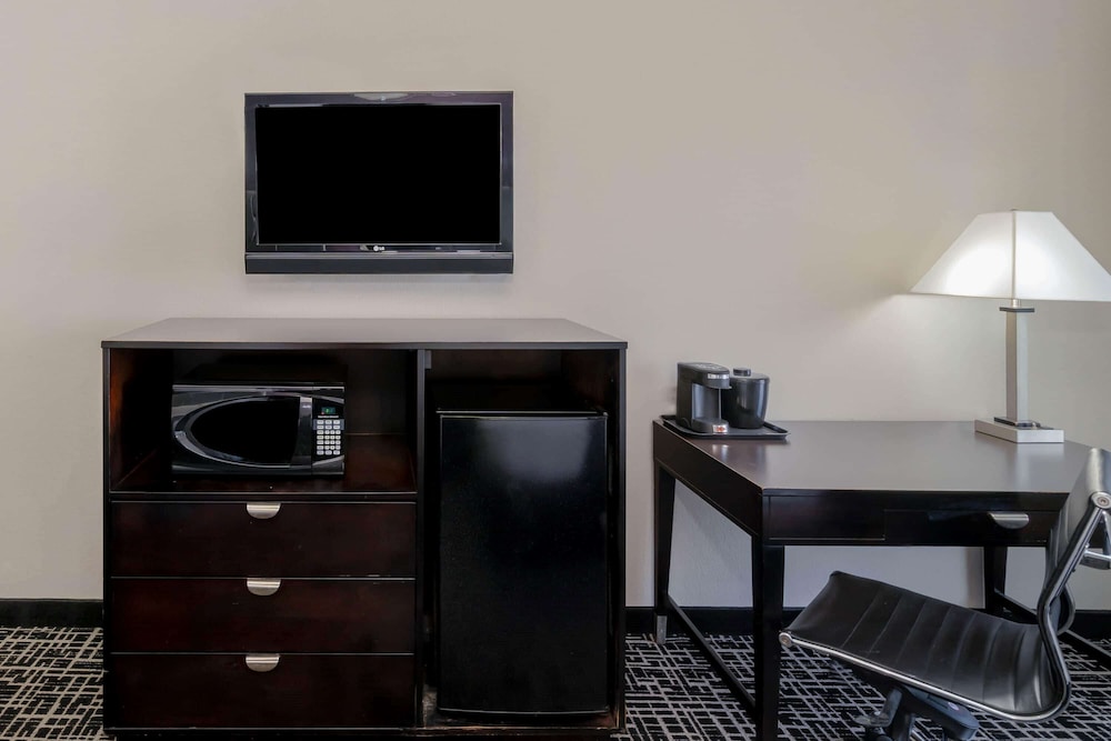 La Quinta Inn & Suites by Wyndham Canton MS 37/37