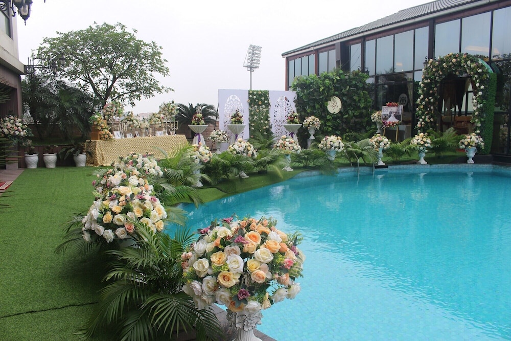 The Vissai Hotel 69/71