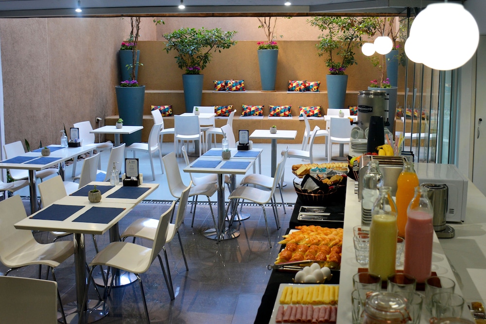 Ian Hotel (ex Howard Johnson Palermo) 39/54