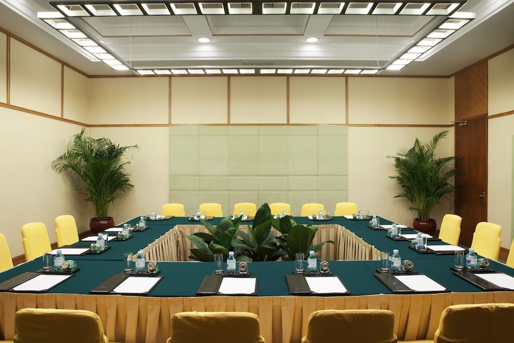 Holiday Inn Temple Of Heaven 49/61