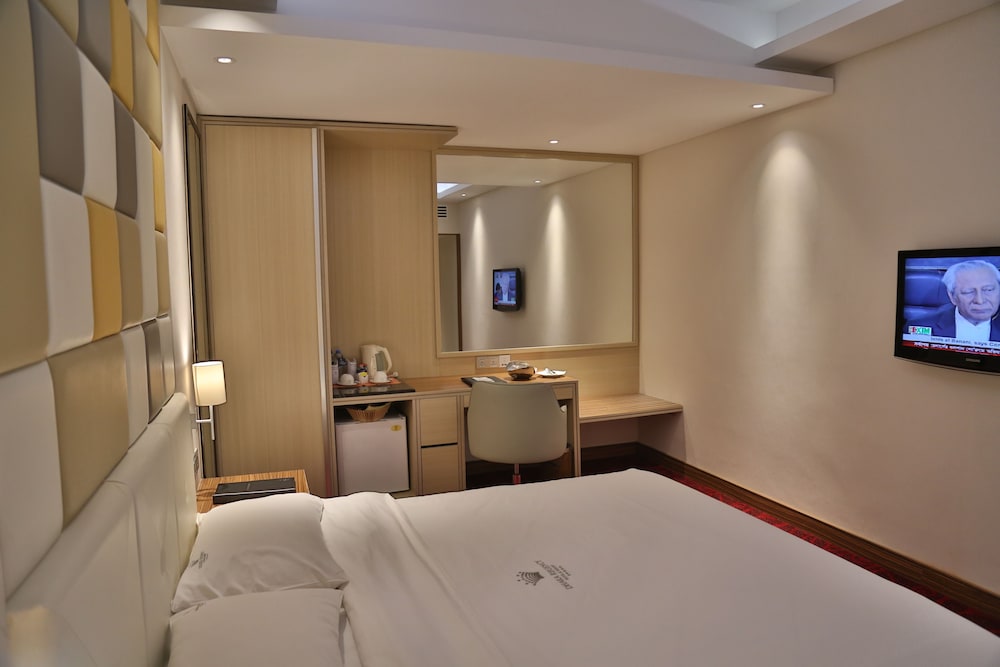 Dhaka Regency Hotel and Resort 28/64
